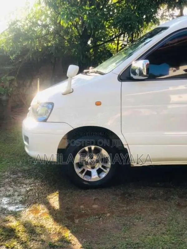 Toyota Noah 1999 Van (Used)