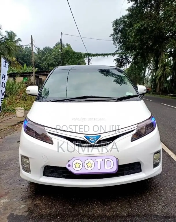 Toyota Estima 2009 Van (Used)