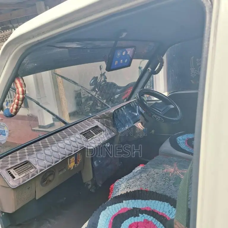 Toyota HIACE 1987 Van (Used)