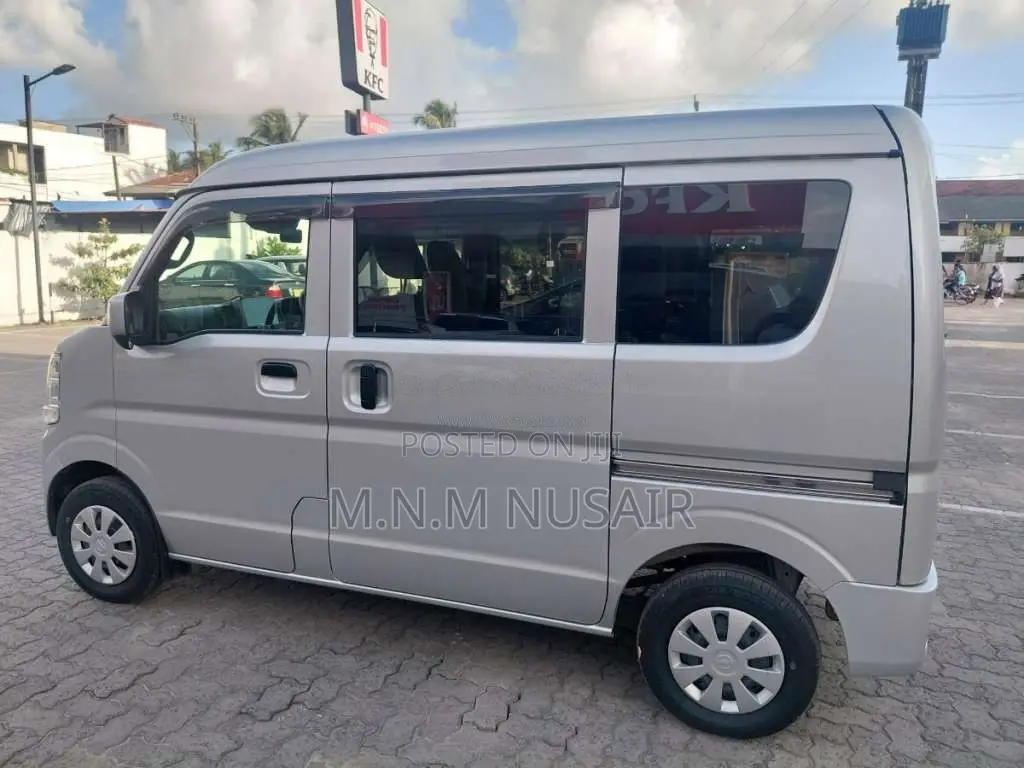 Nissan Clipper 2023 Van (Used)