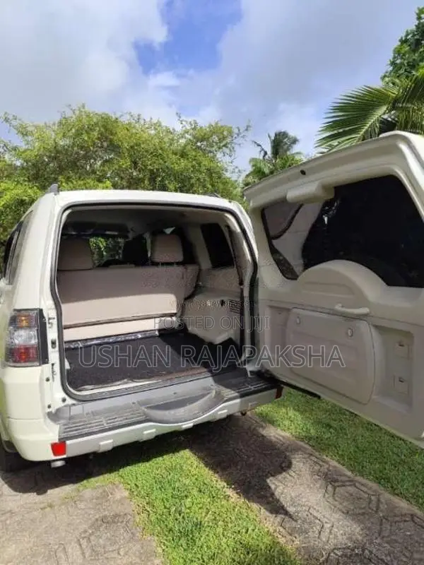 Mitsubishi Montero 2013 SUV (Used)