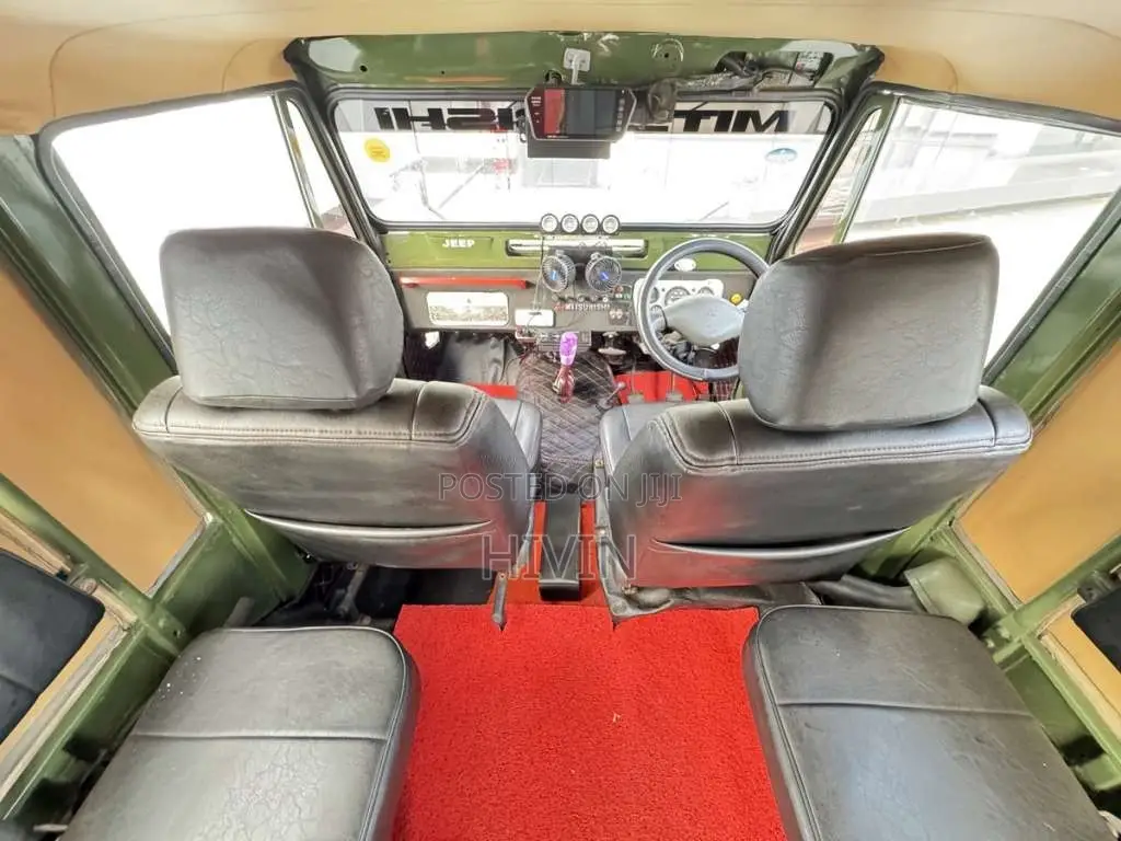 Mitsubishi 4DR5 J20D 1971 SUV (Used)