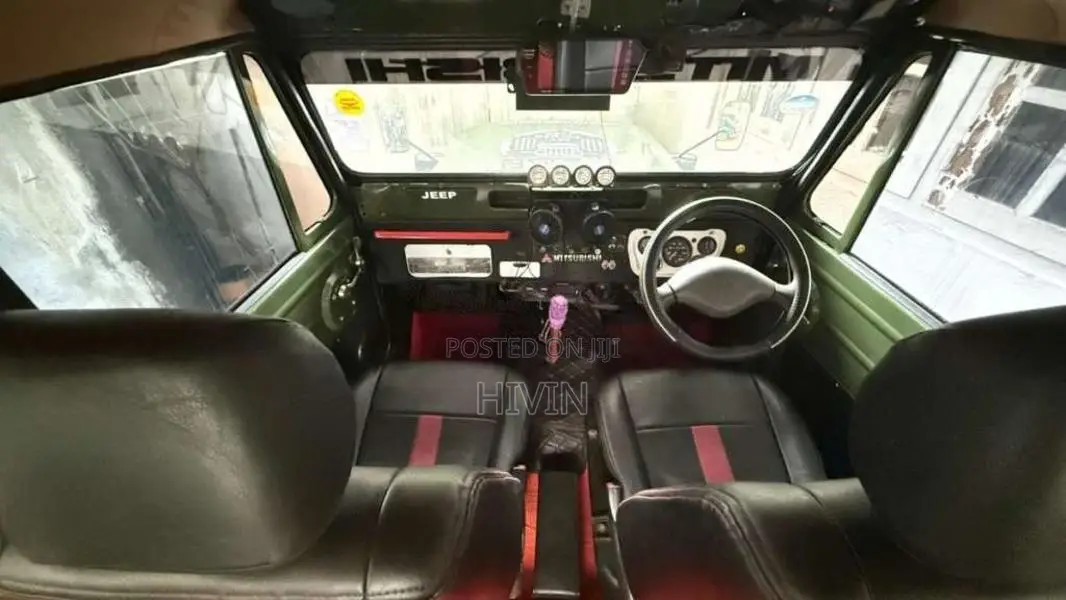 Mitsubishi 4DR5 J20D 1971 SUV (Used)