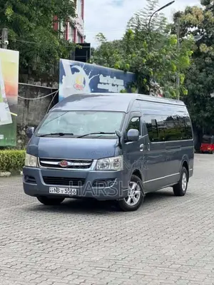 Micro Kdh 2013 Van (Used)