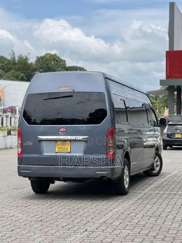 Micro Kdh 2013 Van (Used)