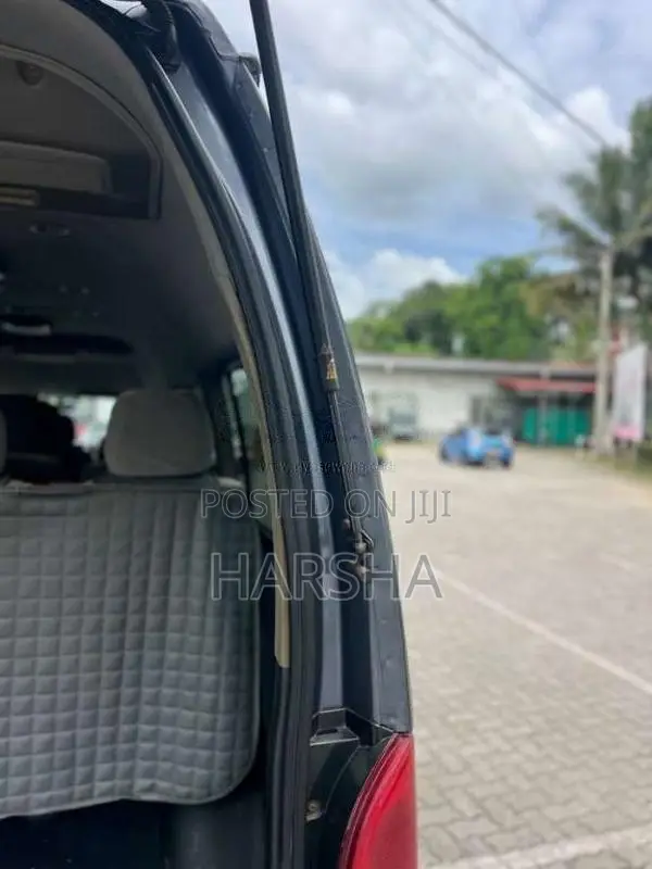 Micro Kdh 2013 Van (Used)