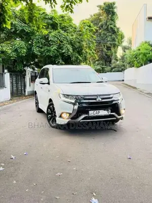 Mitsubishi Outlander PHEV Premium 2015 SUV (Used)
