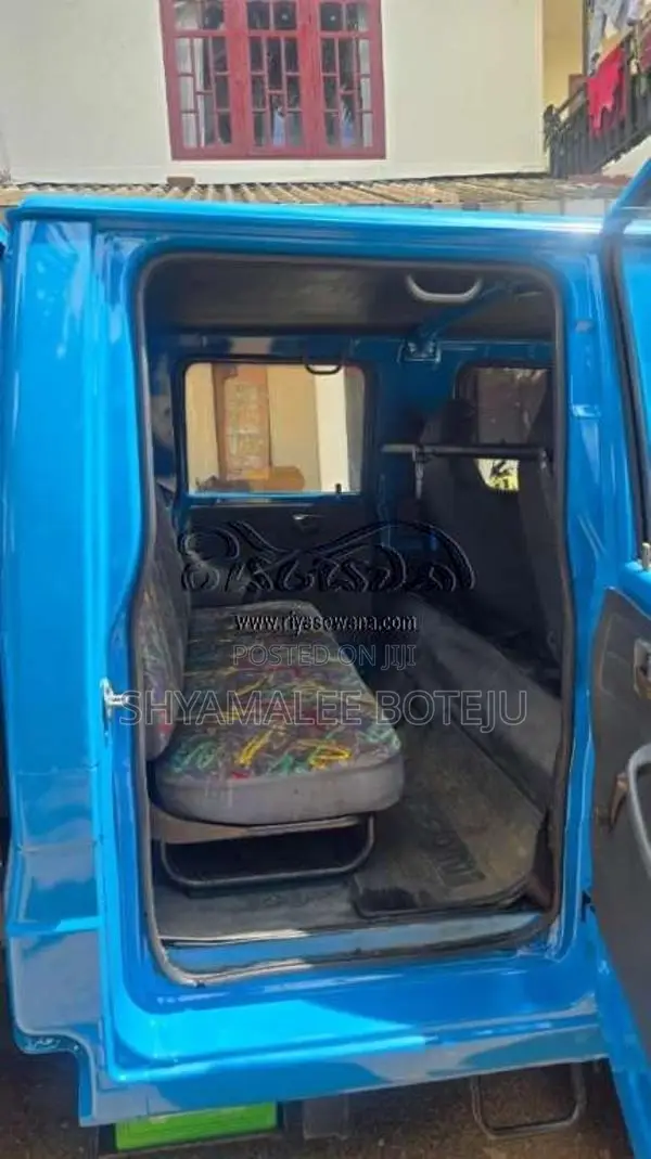FAW CA1040K3RE3-1 2011 Crew Cab (Used)