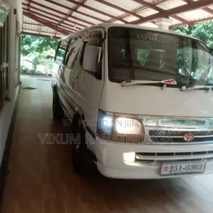 Toyota Dolphin 1996 Van (Used)