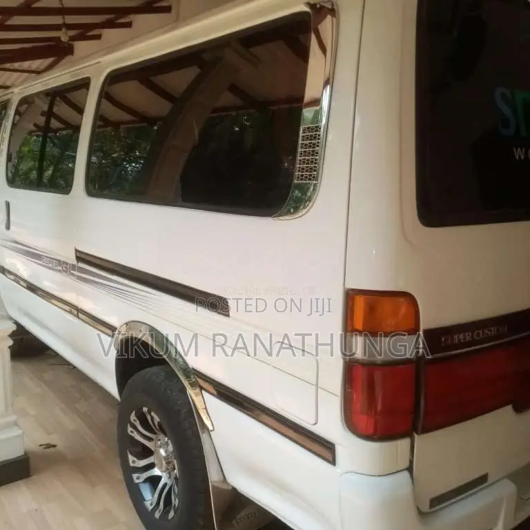 Toyota Dolphin 1996 Van (Used)