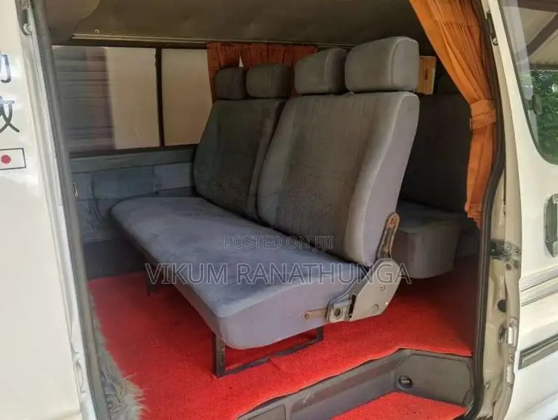 Toyota Dolphin 1996 Van (Used)