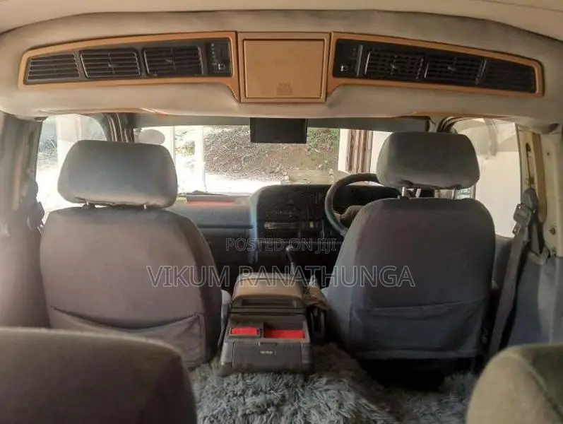 Toyota Dolphin 1996 Van (Used)