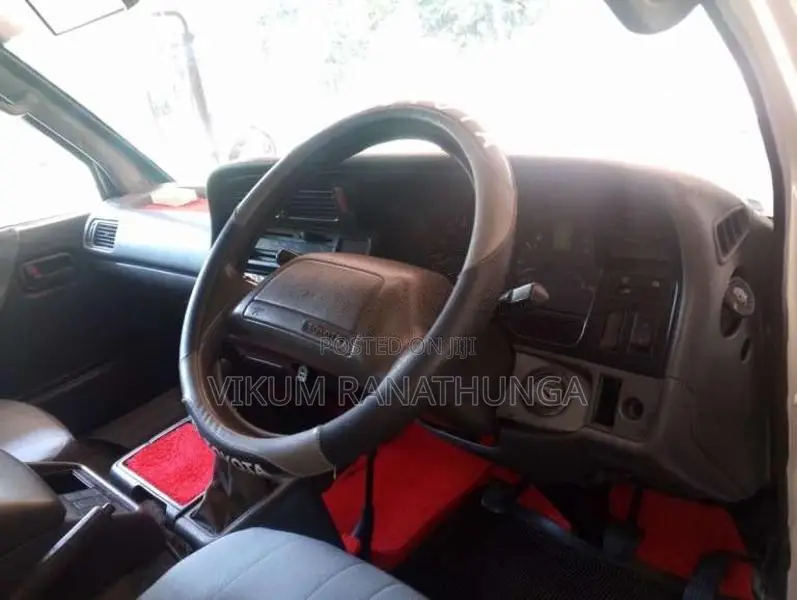 Toyota Dolphin 1996 Van (Used)