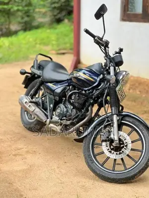 Bajaj Average 2017 Motorbike (Used)