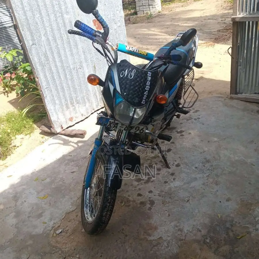Bajaj CT-100 2011 Motorbike (Used)