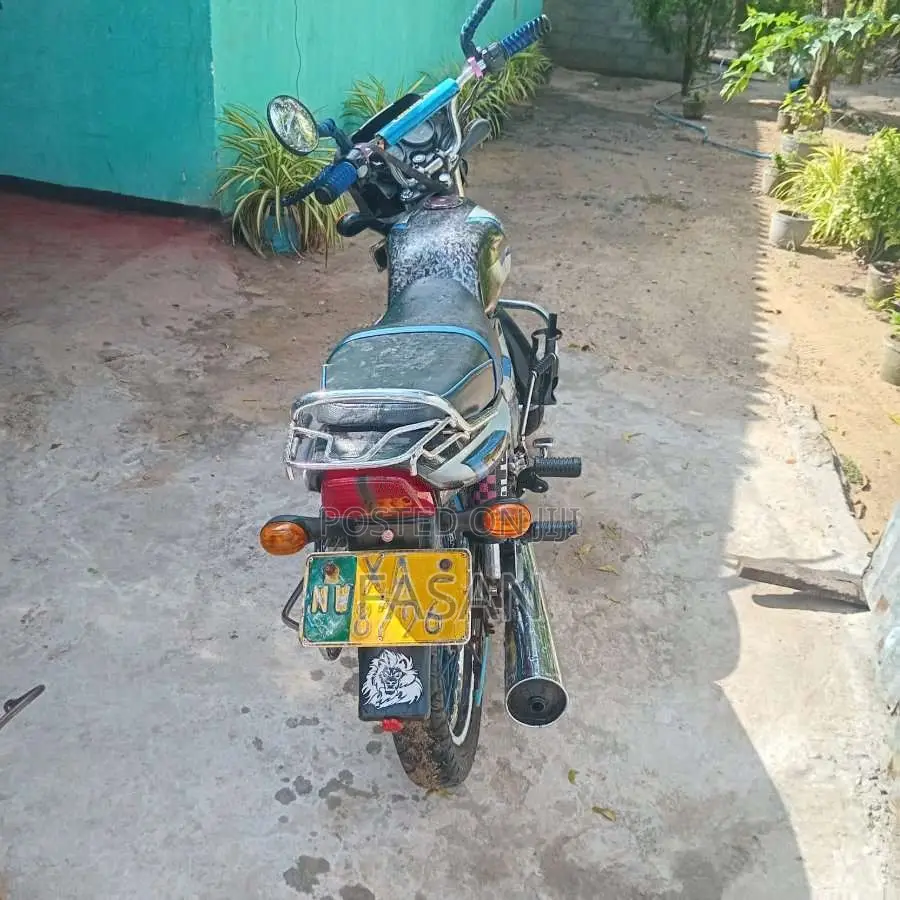 Bajaj CT-100 2011 Motorbike (Used)