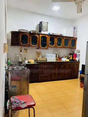 8bdrm House in Mi Properties, Dehiwala for sale