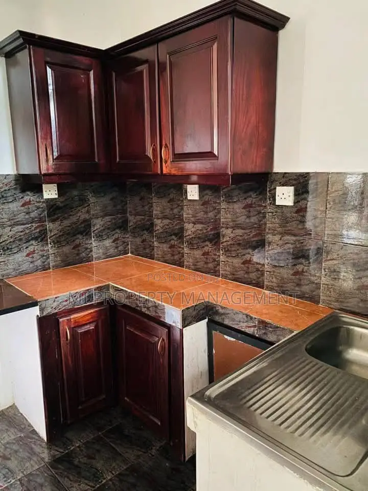 8bdrm House in Mi Properties, Dehiwala for sale