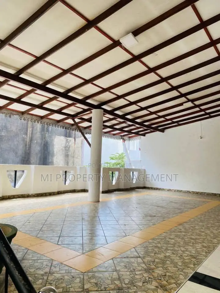 8bdrm House in Mi Properties, Dehiwala for sale