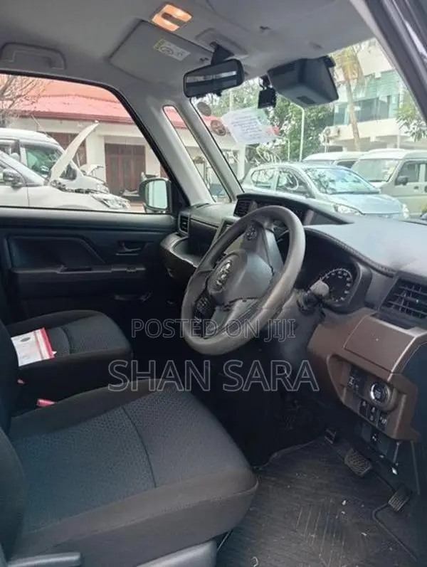 Toyota Roomy X Grade 2024