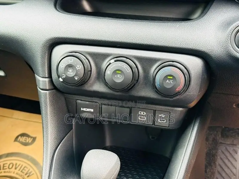 Toyota Yaris X 2024