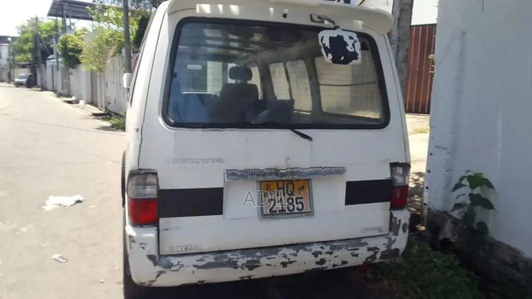 Nissan Vanette 1999
