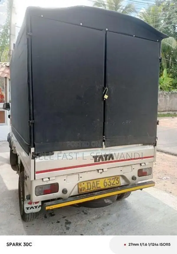 Tata Dimo Batta Lorry 2016