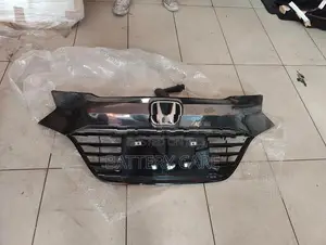 HONDA VEZAL RU3 FRONT SHELL