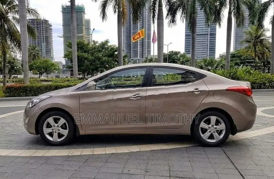 Hyundai Elantra 2013
