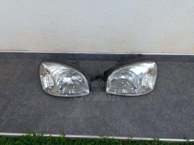 Santa Fe Head Lights 2005