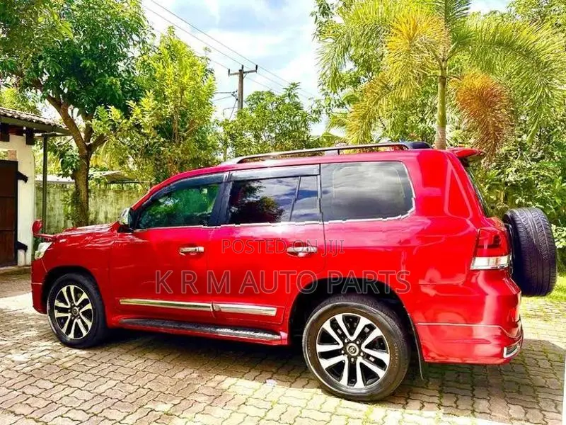 Toyota Land Cruiser 2013