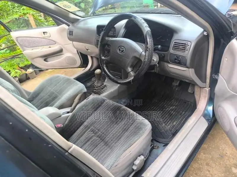 Toyota Corolla CE 110 2000