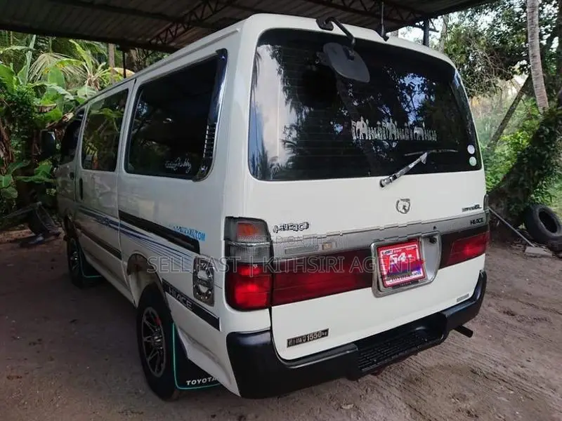 Toyota Dolphin 1993