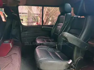 Toyota Dolphin 1993