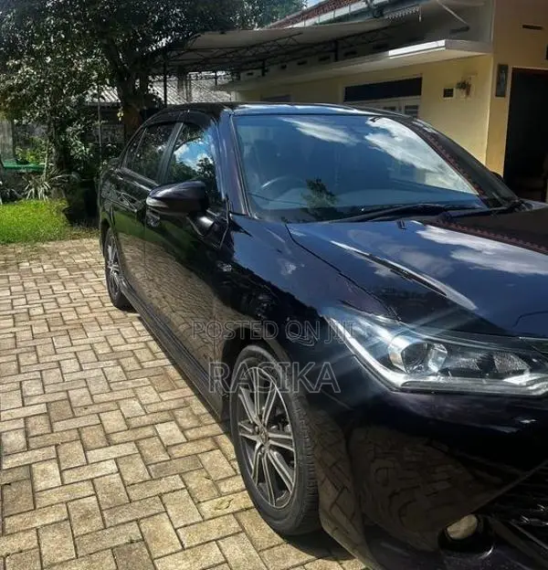 Toyota Axio WxB 2017