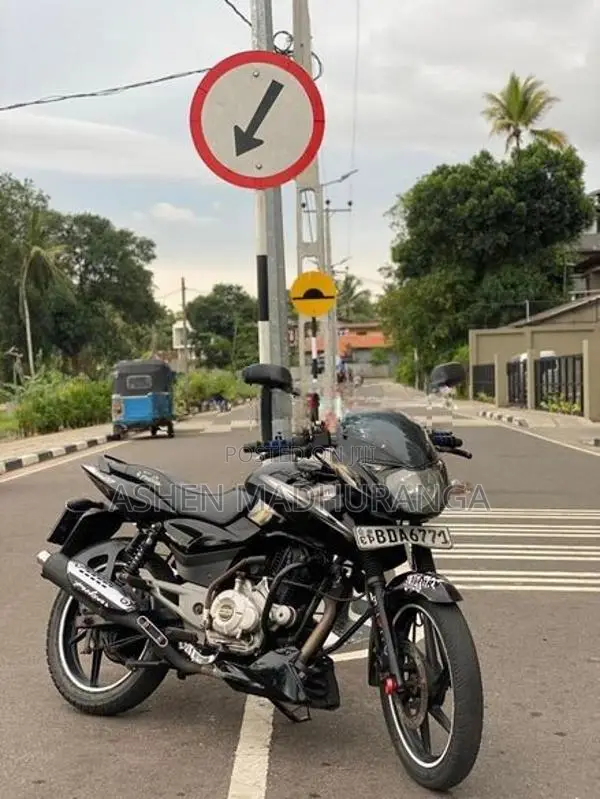 Bajaj Pulsar 150 2015