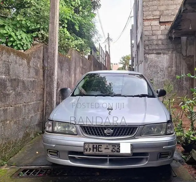 Nissan Sunny 2000