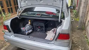 Nissan Sunny 2000
