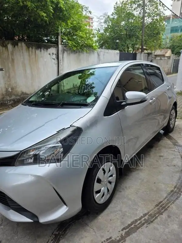 Toyota Vitz 2015