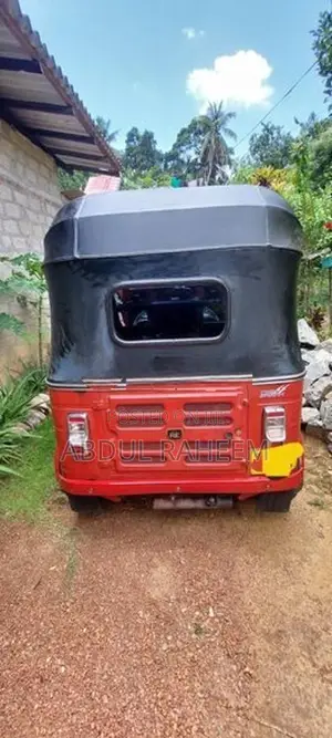 Bajaj RE 2018