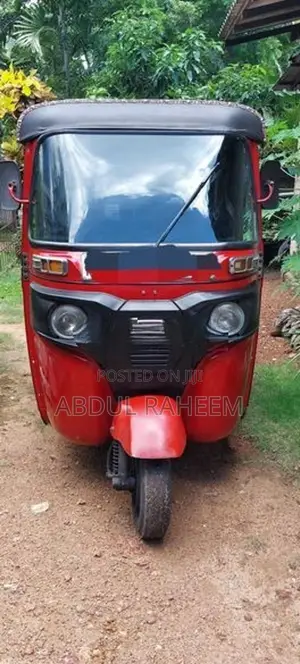 Bajaj RE 2018