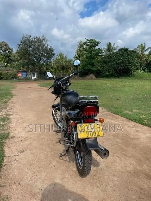 Bajaj CT100 2011