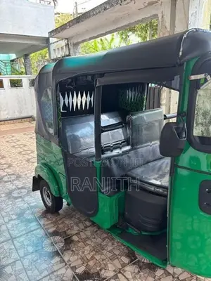 Bajaj RE 2025