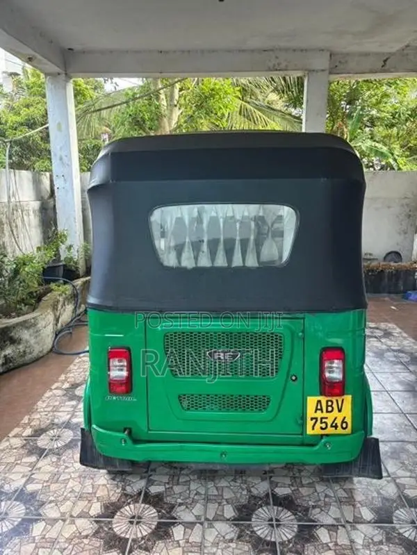 Bajaj RE 2025