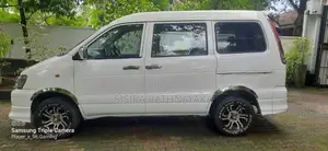Toyota Noah KR42 2000