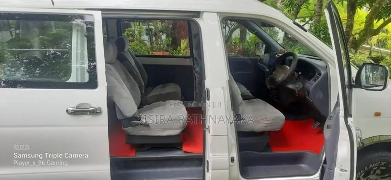 Toyota Noah KR42 2000