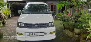Toyota Noah KR42 2000
