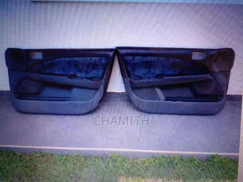 Carina 211 tail lights