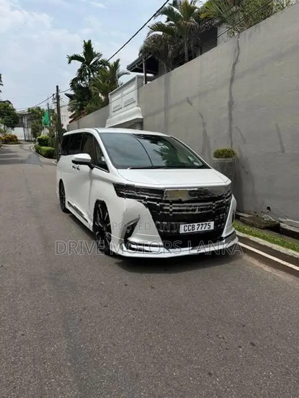Toyota Alphard Executive Lounge 2025