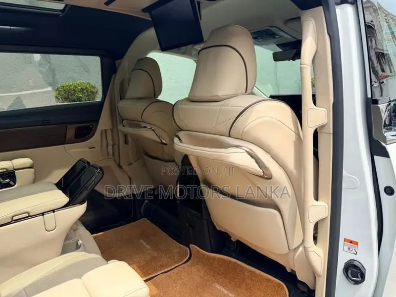 Toyota Alphard Executive Lounge 2025